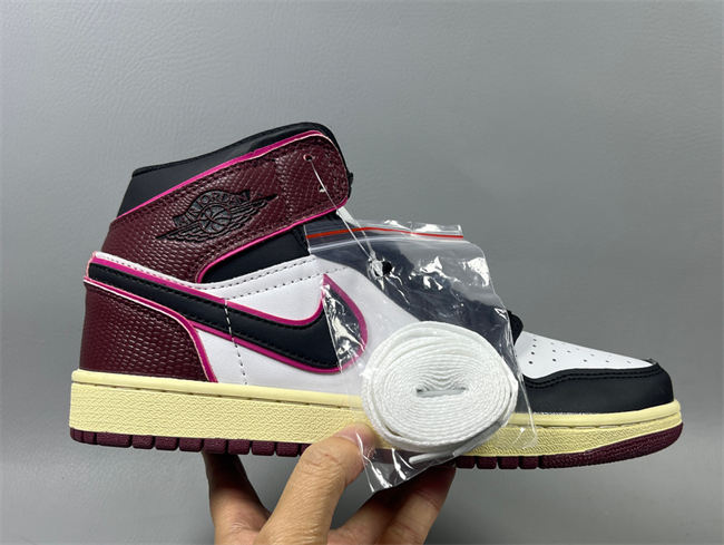 Women Running WeWomen Running Weapon Air Jordan 1 Black/White/Red Shoes 520 Women Running WeWomen Running Weapon Air Jordan 1 Black/White/Red Shoes 520