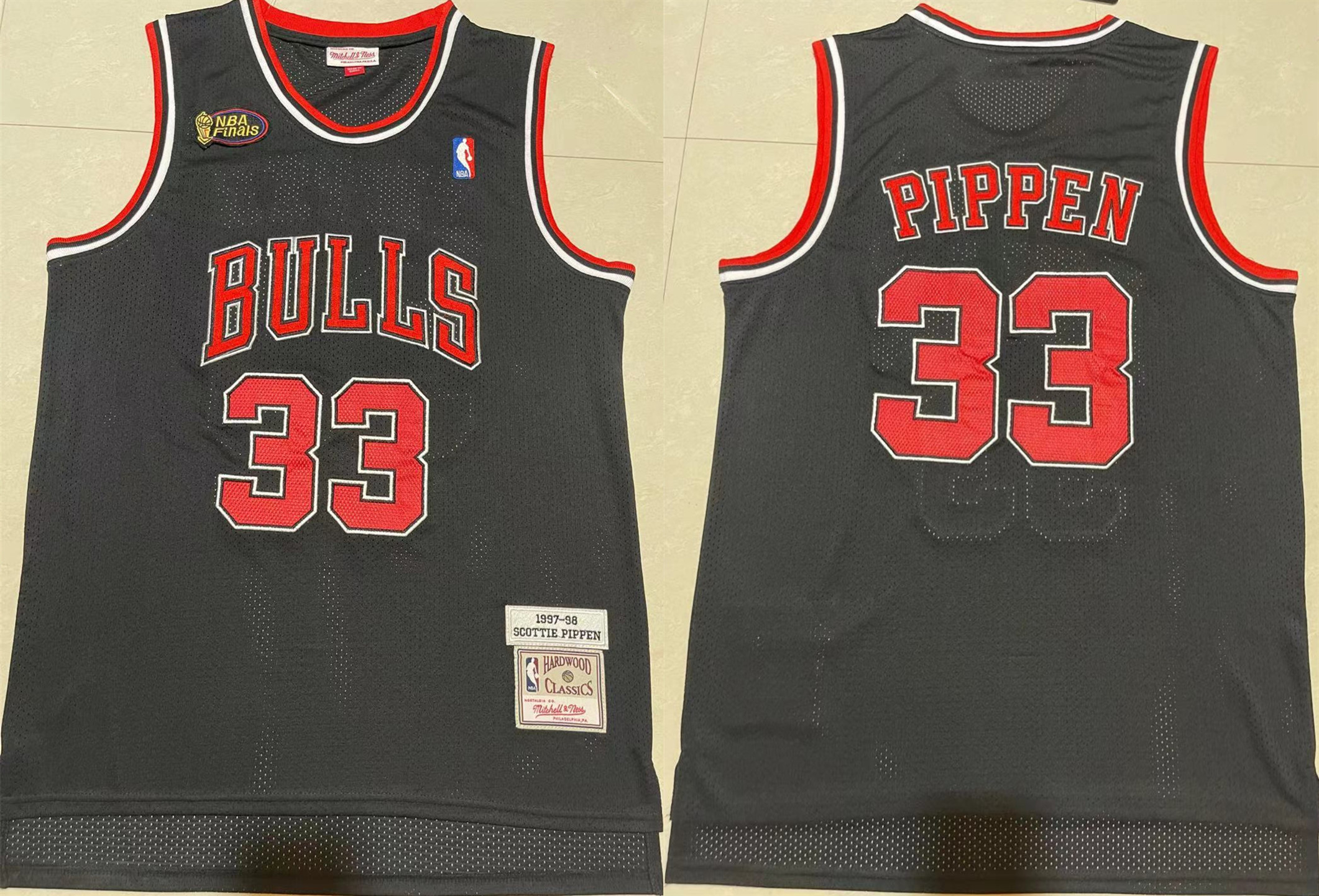 Men's Chicago Bulls #33 Scottie Pippen 1997-98 Black Throwback Stitched Jersey Men's Chicago Bulls #33 Scottie Pippen 1997-98 Black Throwback Stitched Jersey